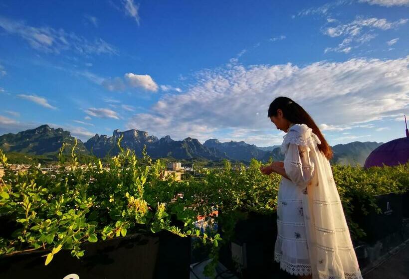 Xiao En Castle Hotel Tianmenshan