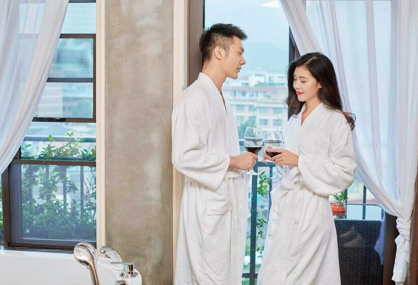 Xiao En Castle Hotel Tianmenshan