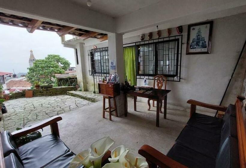 הוסטל Posada El Volador