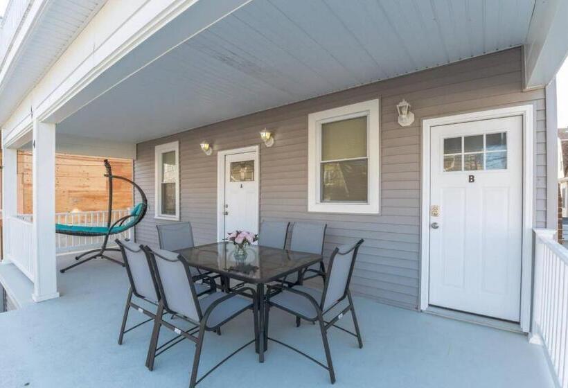 민박 2 Blocks From Beach Sleeps 16