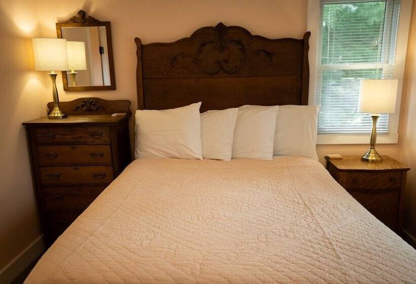 Garden Grove Inn Bed And Breakfast