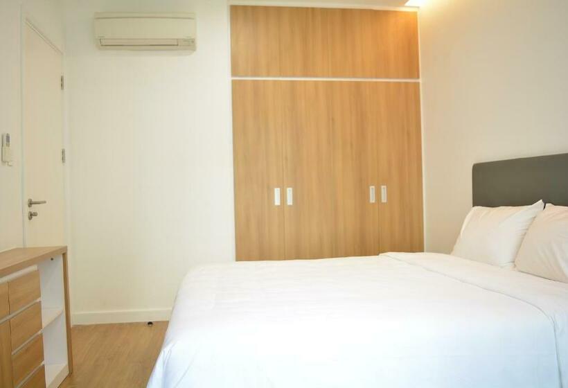 Holiday Republic Saigon Airport