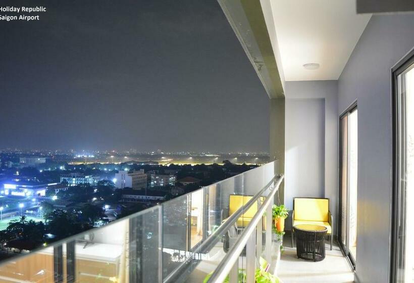 Holiday Republic Saigon Airport