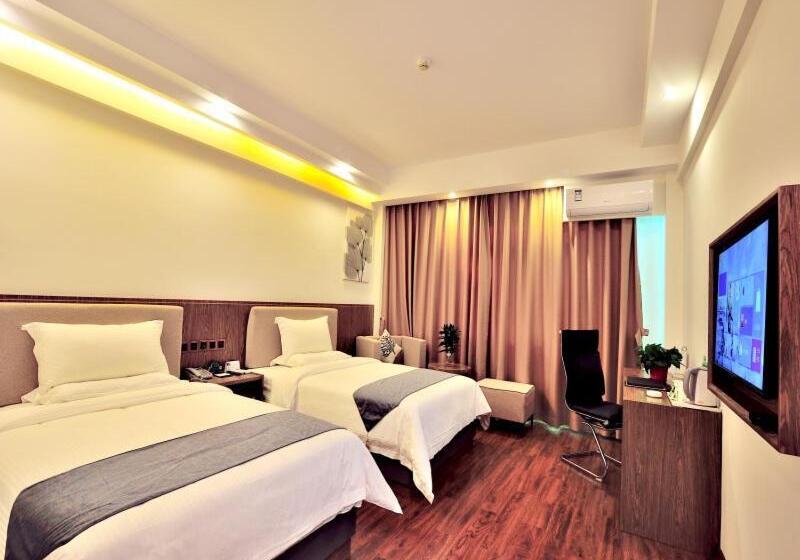 בית מלון כפרי Greentree Inn Dongfang City Dongfang Avenue High Speed Railway Station Express