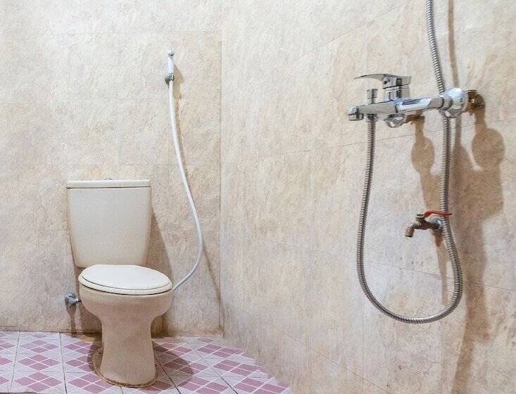 ホテル Oyo 2704  Transit 2