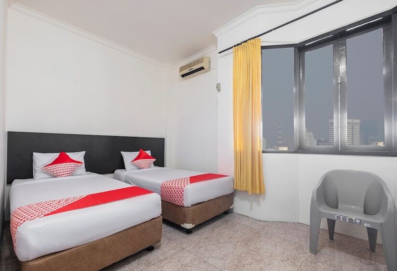 ホテル Oyo 2704  Transit 2