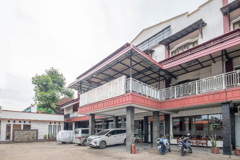 ホテル Oyo 2704  Transit 2