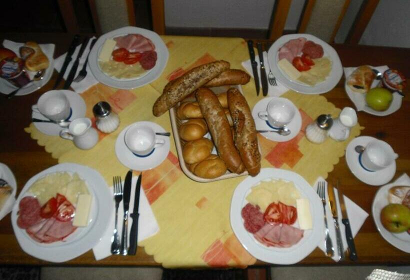 膳宿费 Penzion Podhradí