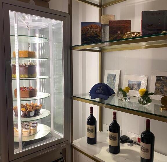 Taj Hotelapart, Taj Hotel Cape Town