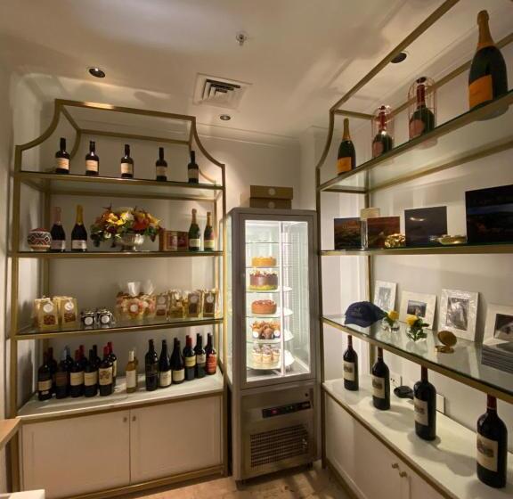 Taj Hotelapart, Taj Hotel Cape Town