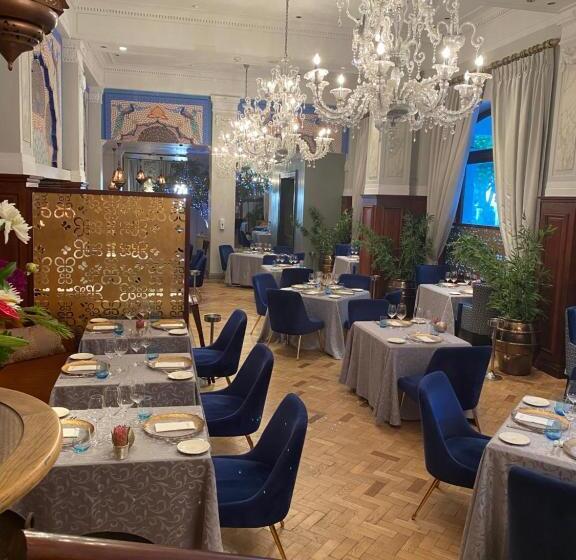 Taj Hotelapart, Taj Hotel Cape Town