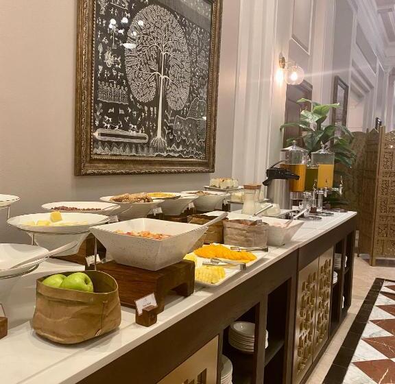 Taj Hotelapart, Taj Hotel Cape Town