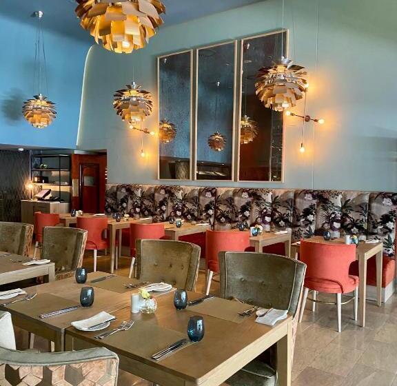 Taj Hotelapart, Taj Hotel Cape Town