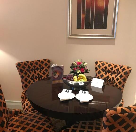 Taj Hotelapart, Taj Hotel Cape Town