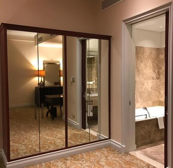 Taj Hotelapart, Taj Hotel Cape Town