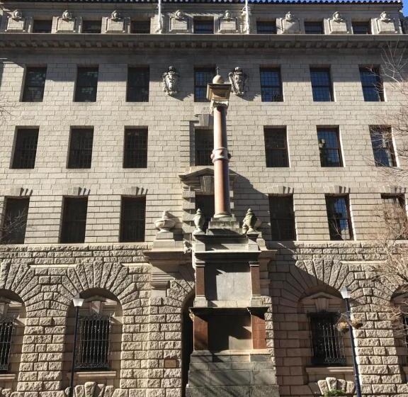 Taj Hotelapart, Taj Hotel Cape Town