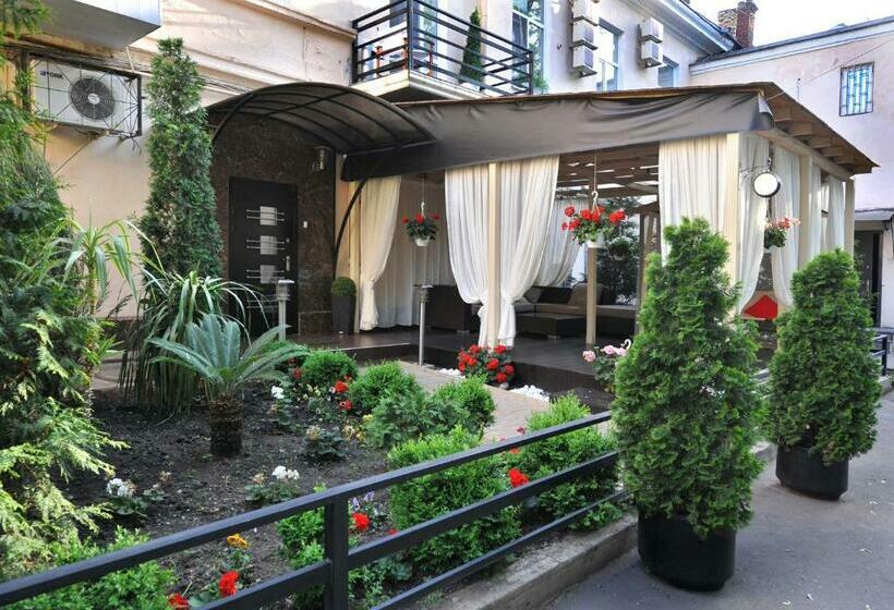 Reno On Deribasovskaya