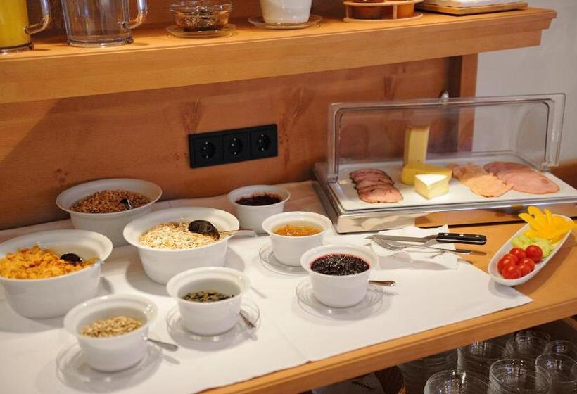 צימר Garni Albona