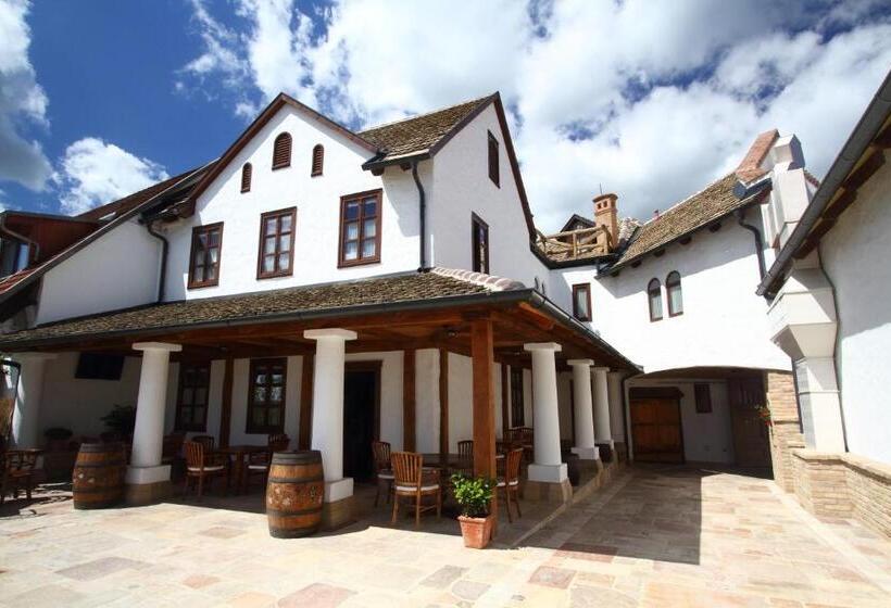 צימר Halasi Pince Panzió