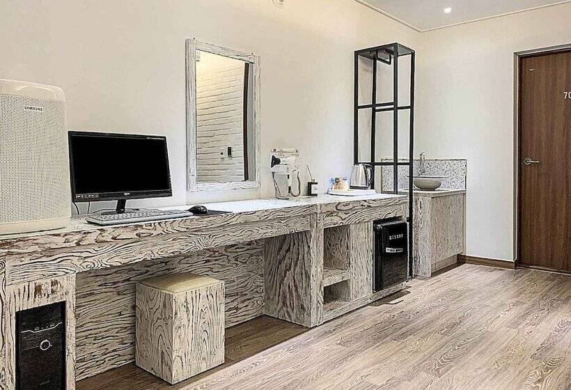 Brown Dot Hotel Buan Byeonsan