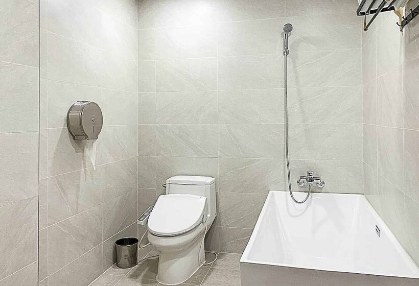 Brown Dot Hotel Buan Byeonsan