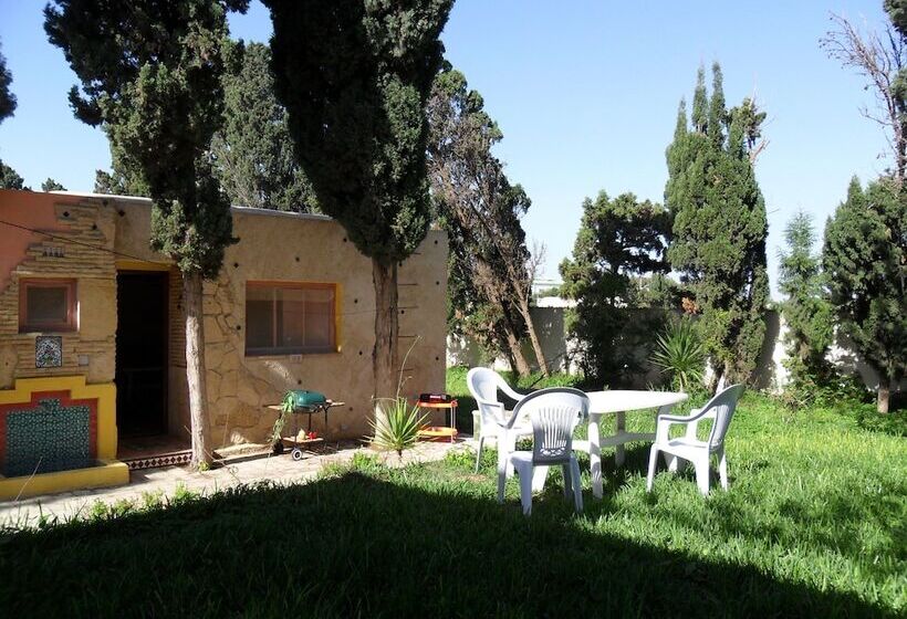 فندق Ben's House