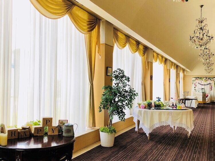 בית מלון כפרי Grand Plaza Urashima