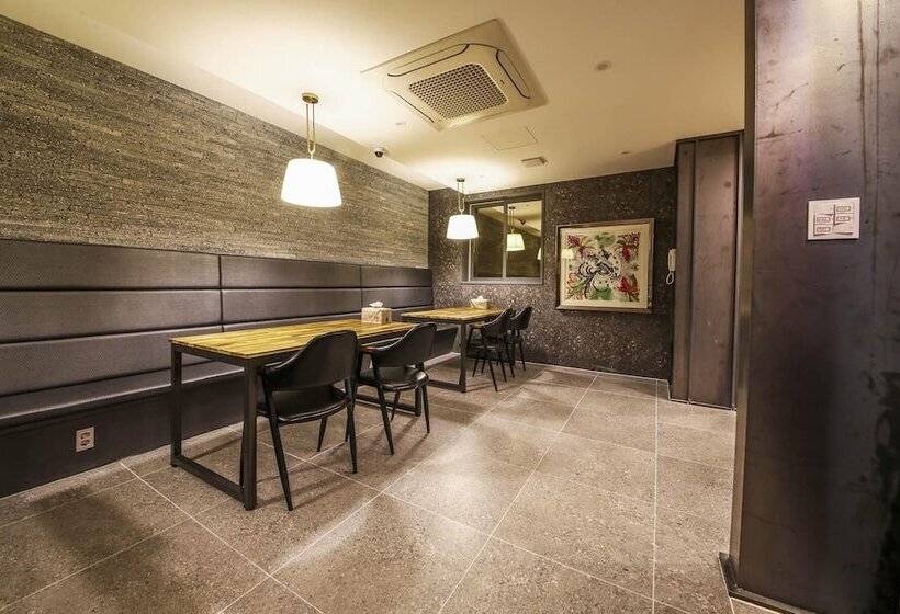 Brown Dot Hotel Gupo