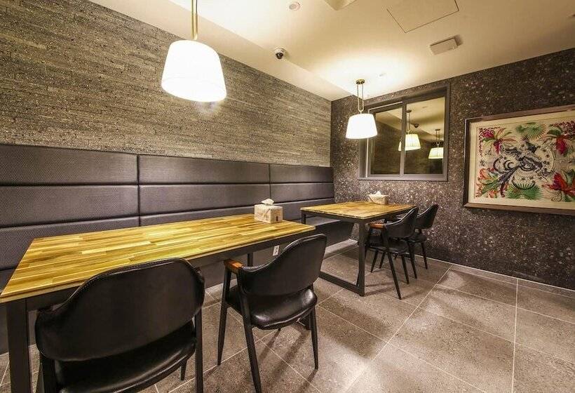 Brown Dot Hotel Gupo