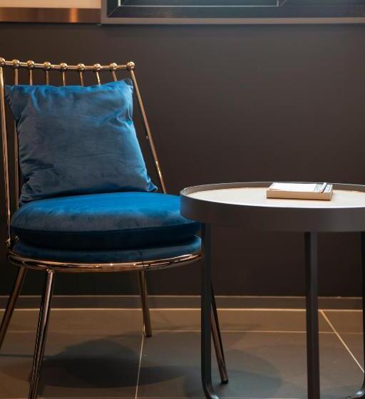 Brown Dot Hotel Gupo