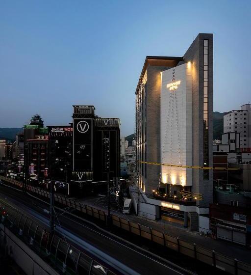 Brown Dot Hotel Gupo