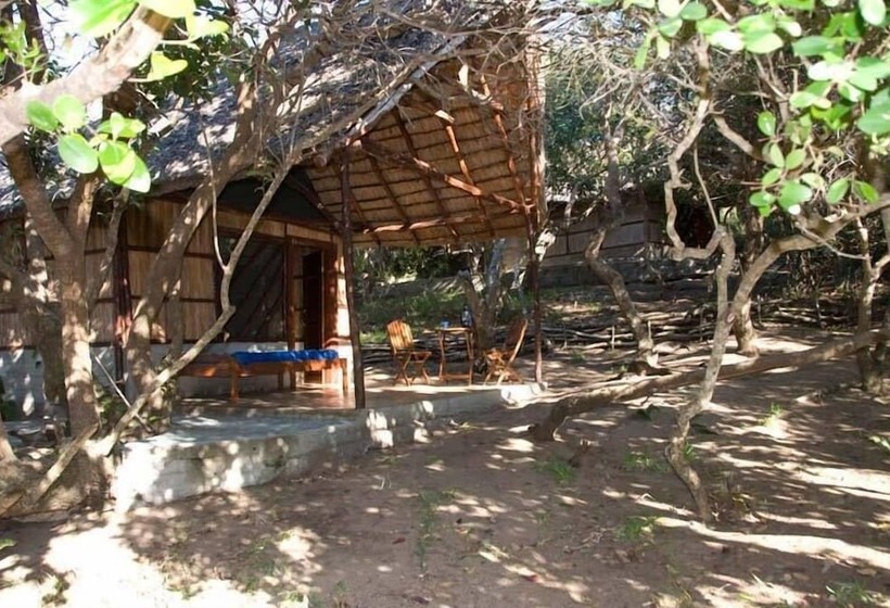 酒店 Nhanombe Lodge