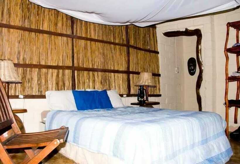 酒店 Nhanombe Lodge