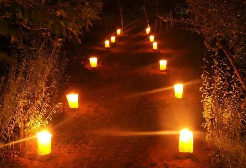 酒店 Nhanombe Lodge