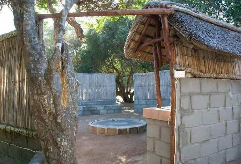 酒店 Nhanombe Lodge