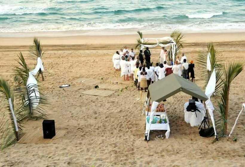 酒店 Nhanombe Lodge