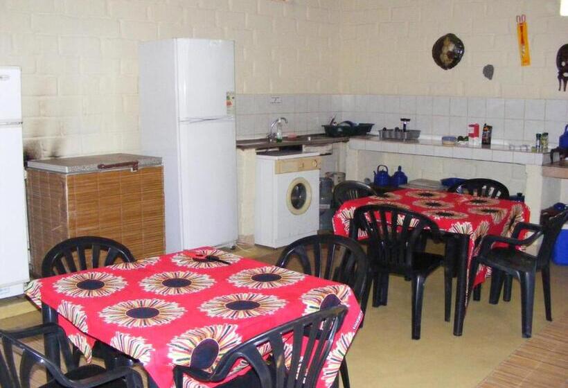 酒店 Nhanombe Lodge