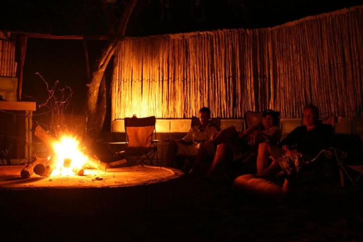 酒店 Nhanombe Lodge