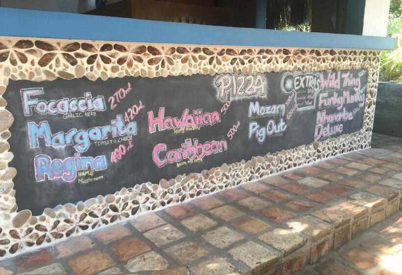 酒店 Nhanombe Lodge