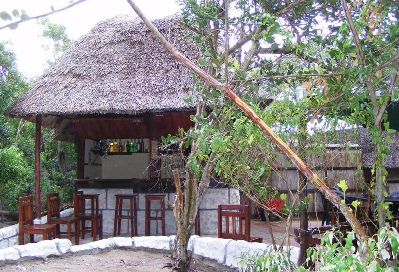 酒店 Nhanombe Lodge