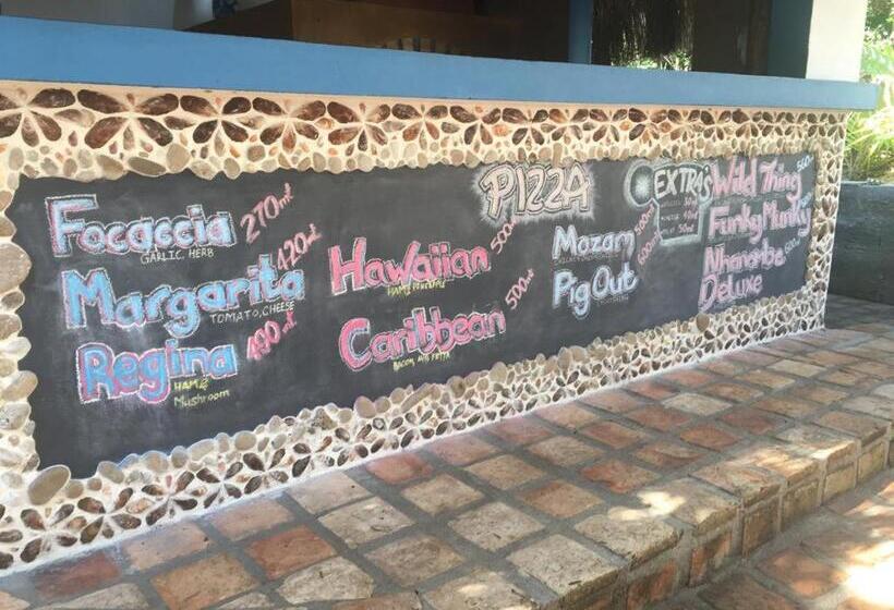 酒店 Nhanombe Lodge