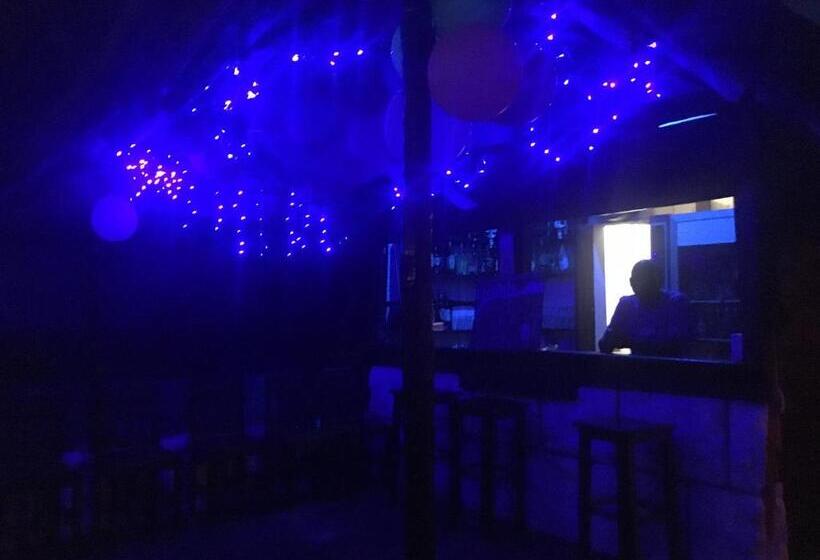 酒店 Nhanombe Lodge