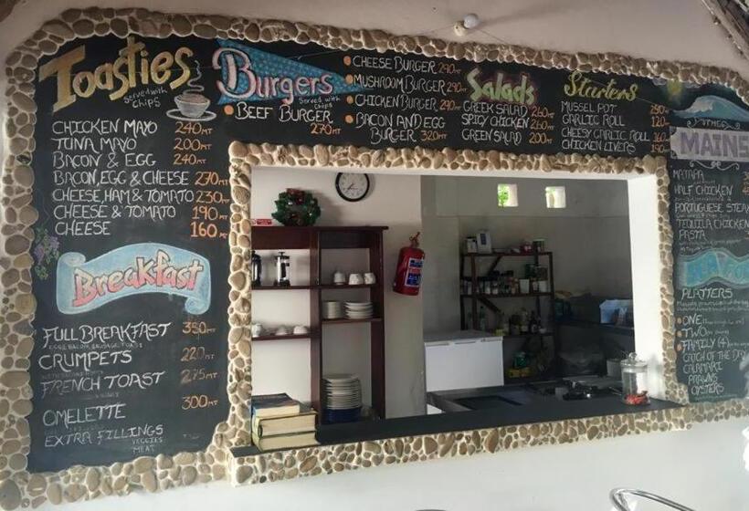 酒店 Nhanombe Lodge