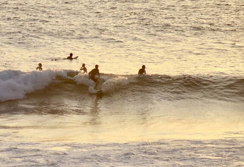 בית מלון כפרי The Palms Ceningan