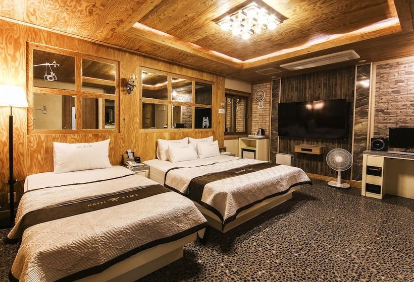 בית מלון כפרי Time