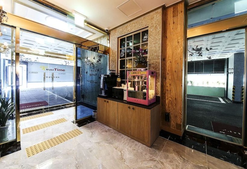 בית מלון כפרי Time