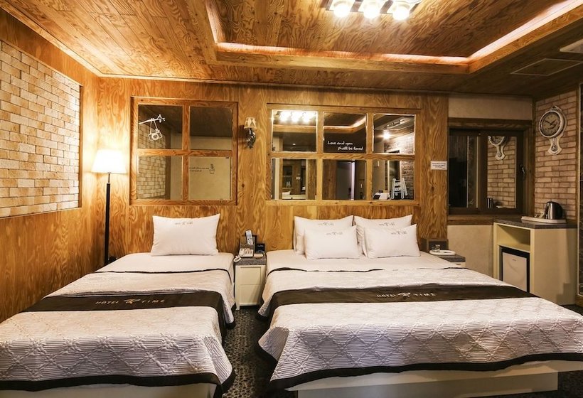 בית מלון כפרי Time