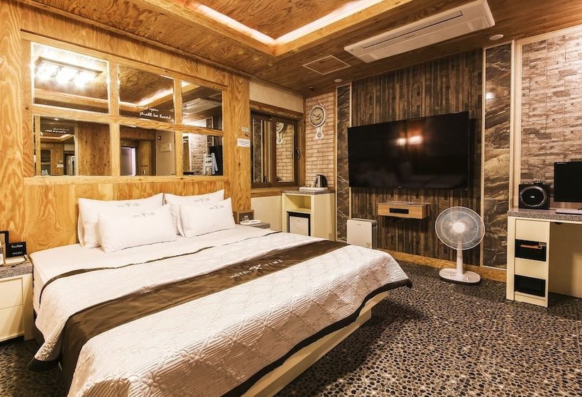 בית מלון כפרי Time