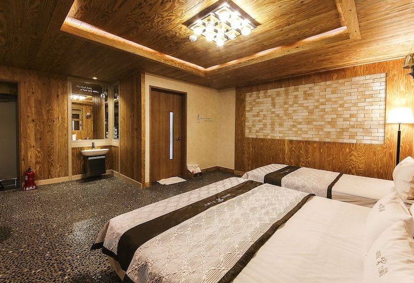 בית מלון כפרי Time