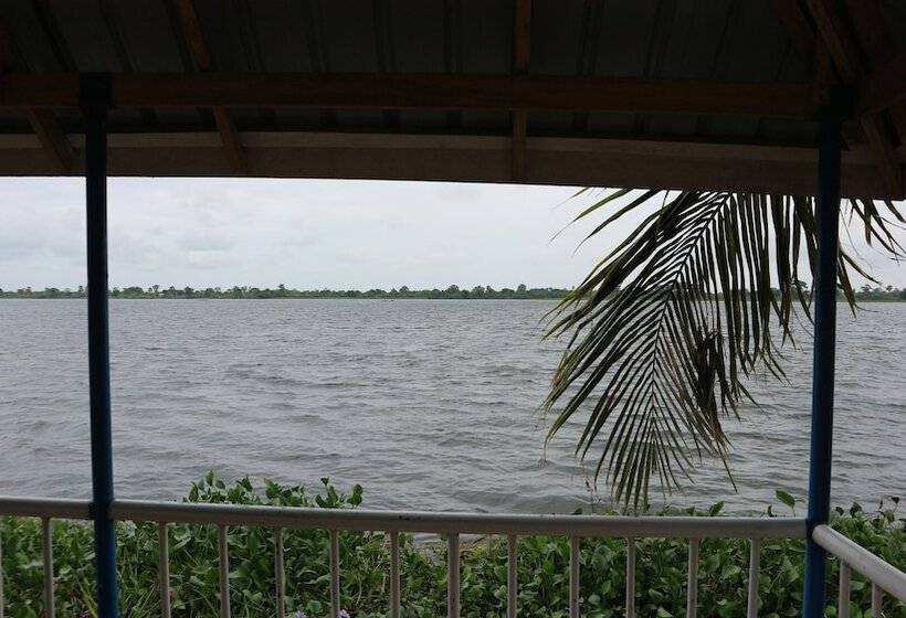 هتل Waterfront Paradise Resort